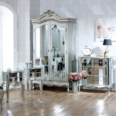 Melody Maison Bedroom Furniture Set, Mirrored Double Wardrobe, Chest of Drawers and Pair of Bedside Chests - Tiffany Range