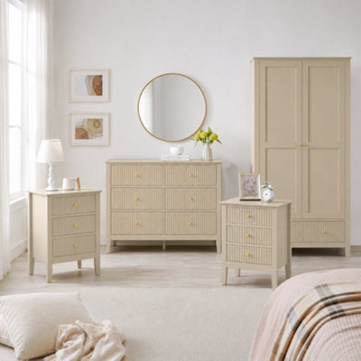 melody-maison-double-wardrobe- 