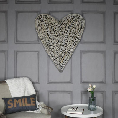 Melody Maison Extra Large Rustic Wicker Wall Mountable Heart