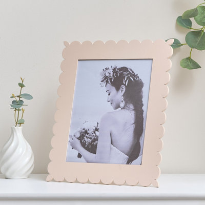 Melody Maison Large Pink Scalloped Portrait Photo Frame - 8x10