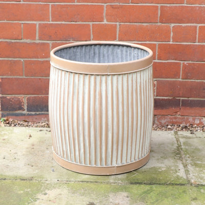 Melody Maison Large Round Metal Rustic Textured Stone Effect Planter ...