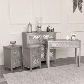 Melody Maison Large Silver Mirrored Lattice Chest of Drawers, Console/Dressing Table, & Bedside Table Pair - Sabrina Silver Range