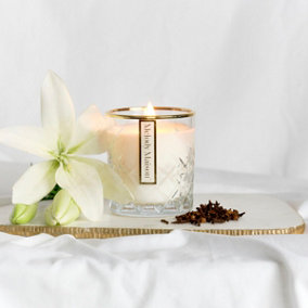 Melody Maison Melody Maison Spicy Floral Scented Candle with Vintage Charm