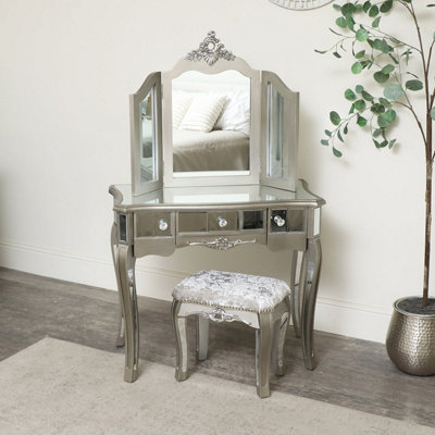 Melody Maison Antique Gold Ornate Triple Dressing Table Mirror 64cm X 55cm~5056312658069 01c Mp