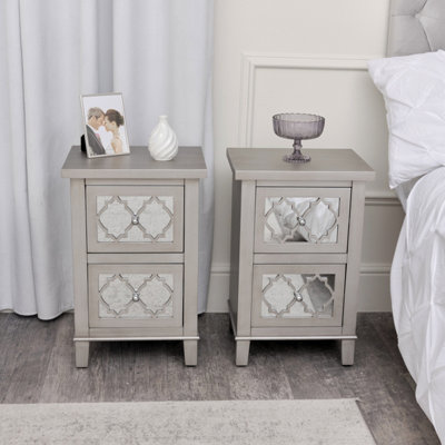 Melody Maison Pair of Silver Mirrored Lattice Bedside Tables - Sabrina Silver Range