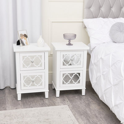 Melody Maison Pair of White Mirrored Lattice Bedside Tables - Sabrina White Range