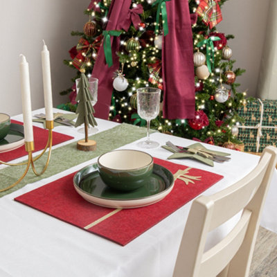 Melody Maison Set of 4 Dark Red Rectangular Felt Placemats with ...