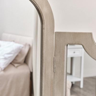 Melody Maison Silver Arched Triple Dressing Table Mirror - Sabrina Silver Range