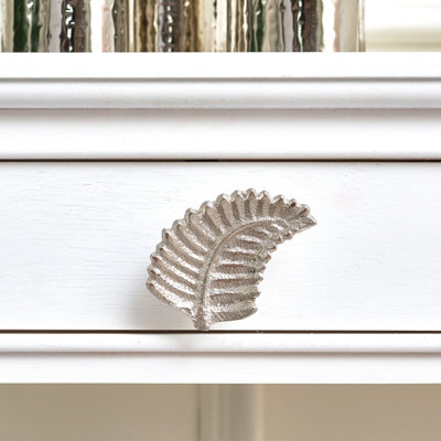 Melody Maison Silver Curved Leaf Drawer Knob