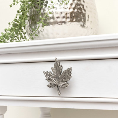 Melody Maison Silver Maple Leaf Drawer Knob Price Comparisons | Compare The Build
