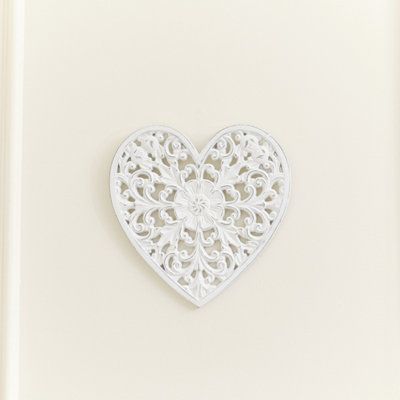 Melody Maison White Floral Heart Wall Plaque | DIY at B&Q