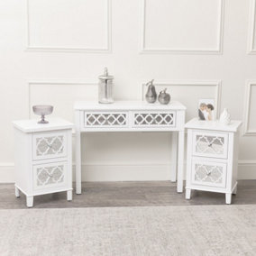 Melody Maison White Mirrored Lattice Console Table / Dressing Table & Pair of White Mirrored Bedside Tables - Sabrina White Range