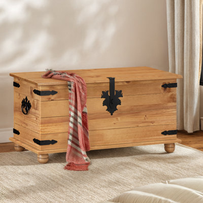 Mercers Furniture Corona Blanket Box Toy Box Storage Trunk Ottoman Solid Pine with Mexican Styling