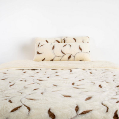 Merino Wool Quilt - Leaf Pattern