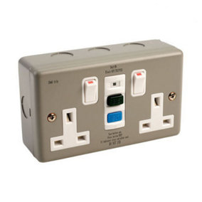 METAL CLAD RCD DOUBLE TWIN 2GANG SOCKET 13AMP 30MA TRIP TYPE A RATED LATCHING