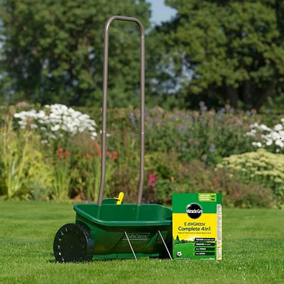 Miracle-Gro Evergreen Complete 4-in-1 Lawn Feed 80m² Weed & Moss Killer