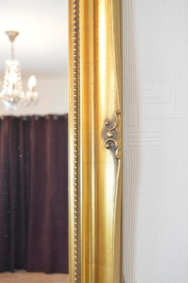 MirrorOutlet Hamilton Vintage Gold Antique Design Wall Mirror 116 x 90cm