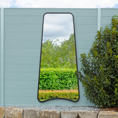 MirrorOutlet The Coartans Black Metal Isoscelles Trapezoid Shape Framed Garden Wall 180CM X 85CM