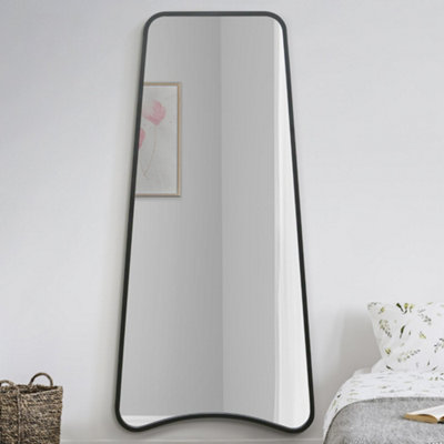 MirrorOutlet The Coartans Black Metal Isoscelles Trapezoid Shape Framed Wall Mirror with arched bottom 180CM X 85CM)