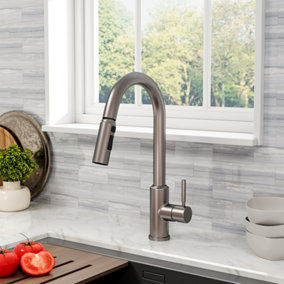 Modern Single Stainless Steel Lever Handle Kitchen Faucet in Black
