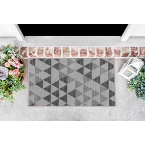 Modern Triangle Design Outdoor-Indoor Rugs Dark Grey 50x80 cm