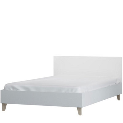 Modern White Matt Single Bed H950mm W930mm D2050mm - Sleek Design with Wooden Legs