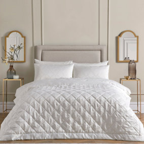 Montez Luxe Jacquard Bedspread