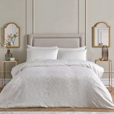 Montez Luxe Jacquard Duvet Cover Set