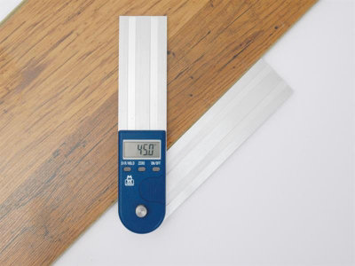 Moore and Wright 200mm Digital Protractor with Strong Magnets and LCD Display for Accurate Measurements