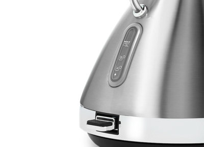 https://media.diy.com/is/image/KingfisherDigital/morphy-richards-venture-pyramid-kettle-silver~5011832070203_02c_MP?$MOB_PREV$&$width=618&$height=618