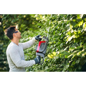 Mountfield MHT50Li Cordless Hedgecutter Kit c/w 2Ah Battery & Charger