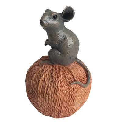 Mouse on ball of string figurine home or garden decoration