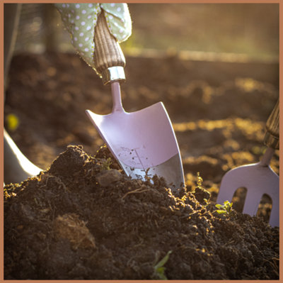 Mulch Soft Mulberry Hand Trowel with Wooden Handle - Powder Coated ...