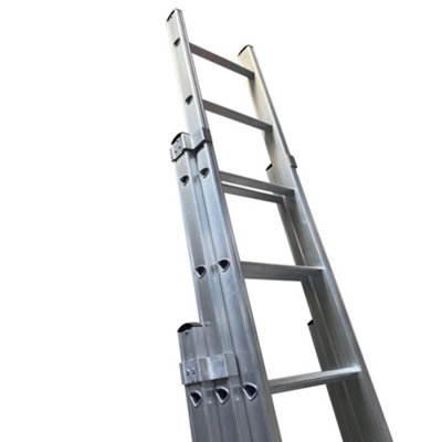 Murdoch Dmax Triple Extension Ladder with Depoloyable Stabiliser Bar - 3x11 Rung