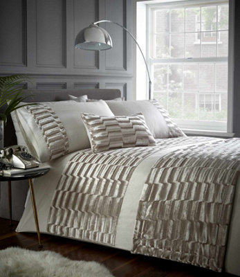 Murray Oyster King Duvet Cover and Pillowcases DIY at B&Q