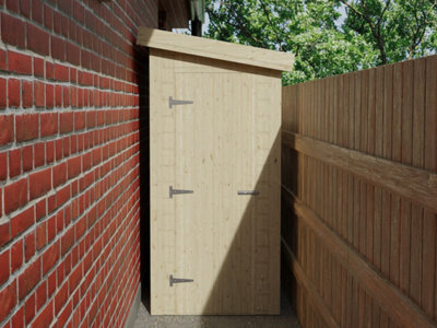 Narrow Alleyway Shed, 2.1m x 1.2m, single door