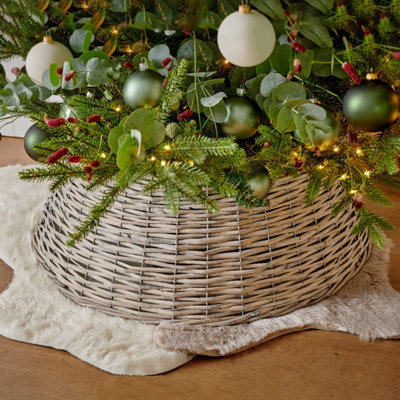 Basket deals tree skirts