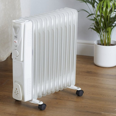 Neo 11 Fin 2500W White Electric Oil Filled Radiator | DIY at B&Q