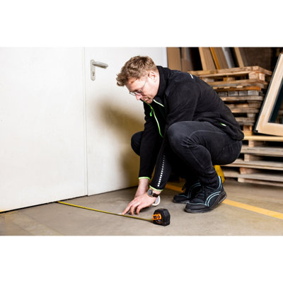 Neo Tools Laser Distance Measurer With Retractable Measuring Tape