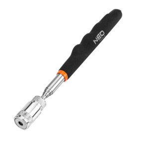 Neo Tools Magnetic Pick-Up Tool 190- 800mm 3.5kg with Light