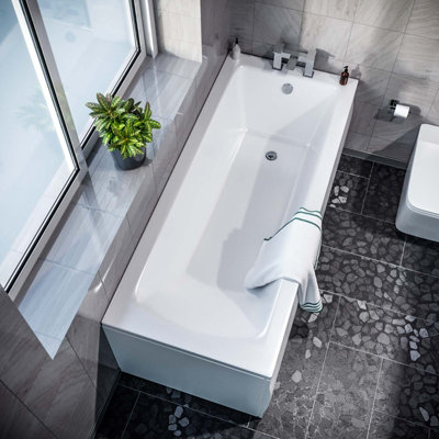 Nes Home 1700mm Square Single Ended Bathtub With Legs