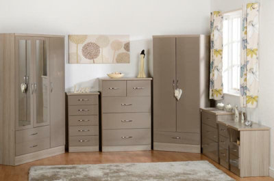 Nevada 2 Drawer Bedside in Oyster Gloss Light Oak Effect Veneer