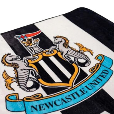 Newcastle United FC The Magpies Crest Rug White/Black (One Size)