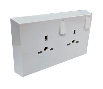 Newlec 1 Gang to 2 Gang Converter Socket Single to Double 13A Switched Electric Plug Outlet - White