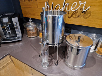 Newton Gravity Water Filter System with Heavy Metal Removal - 12L Capacity, 4x Candles