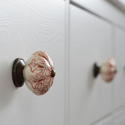 Nicola Spring - Floral Ceramic Cabinet Knobs - Dark Red - Pack of 6 - 6