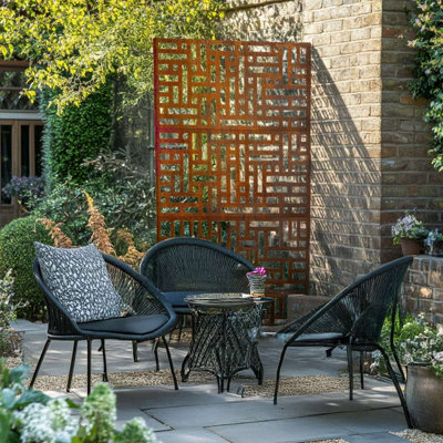 Nicoman Metal Outdoor Privacy Screen with Stand for Garden Geometric Design - Pre Rusted