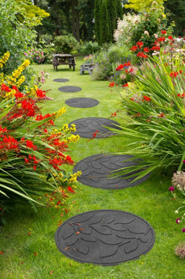 Nicoman Reversible Outdoor Garden Stepping Stone Leaves in Grey - Pack of 1 - 3