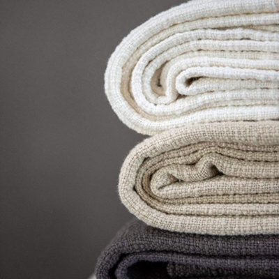nielsen Avivo Large Cotton Throw Blanket - Beige