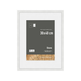 nielsen Skava 30 x 40cm White Wooden Picture Frame A4 With Mount